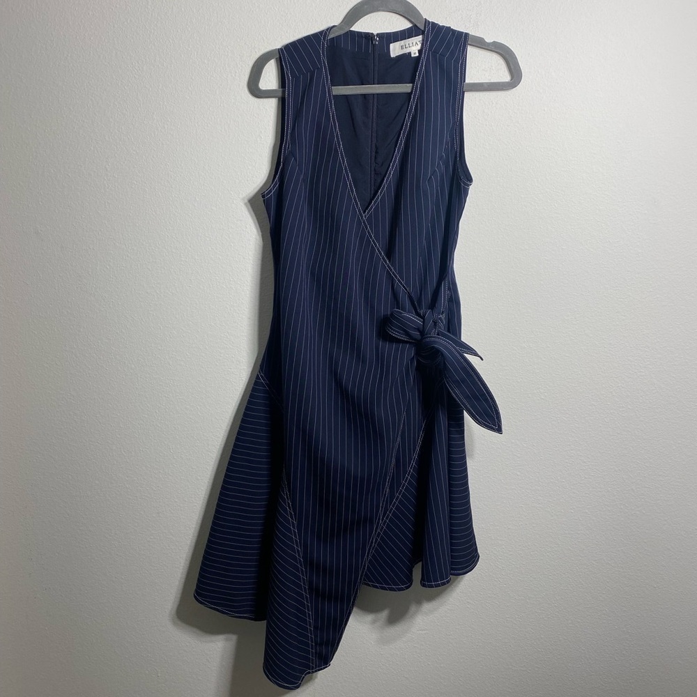 Elliatt “lady” Navy Striped Crepe Dress - Picture 4 of 11